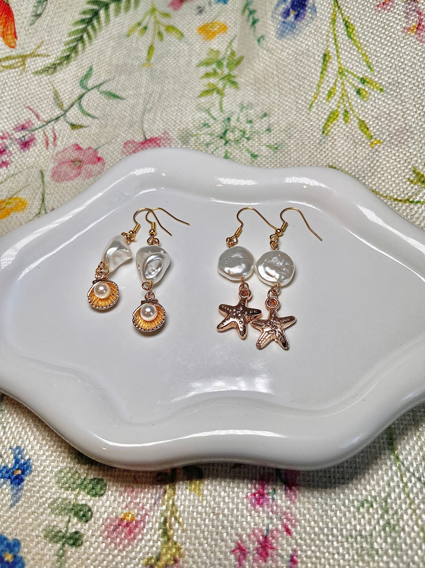 Beach charms with pearl earrings